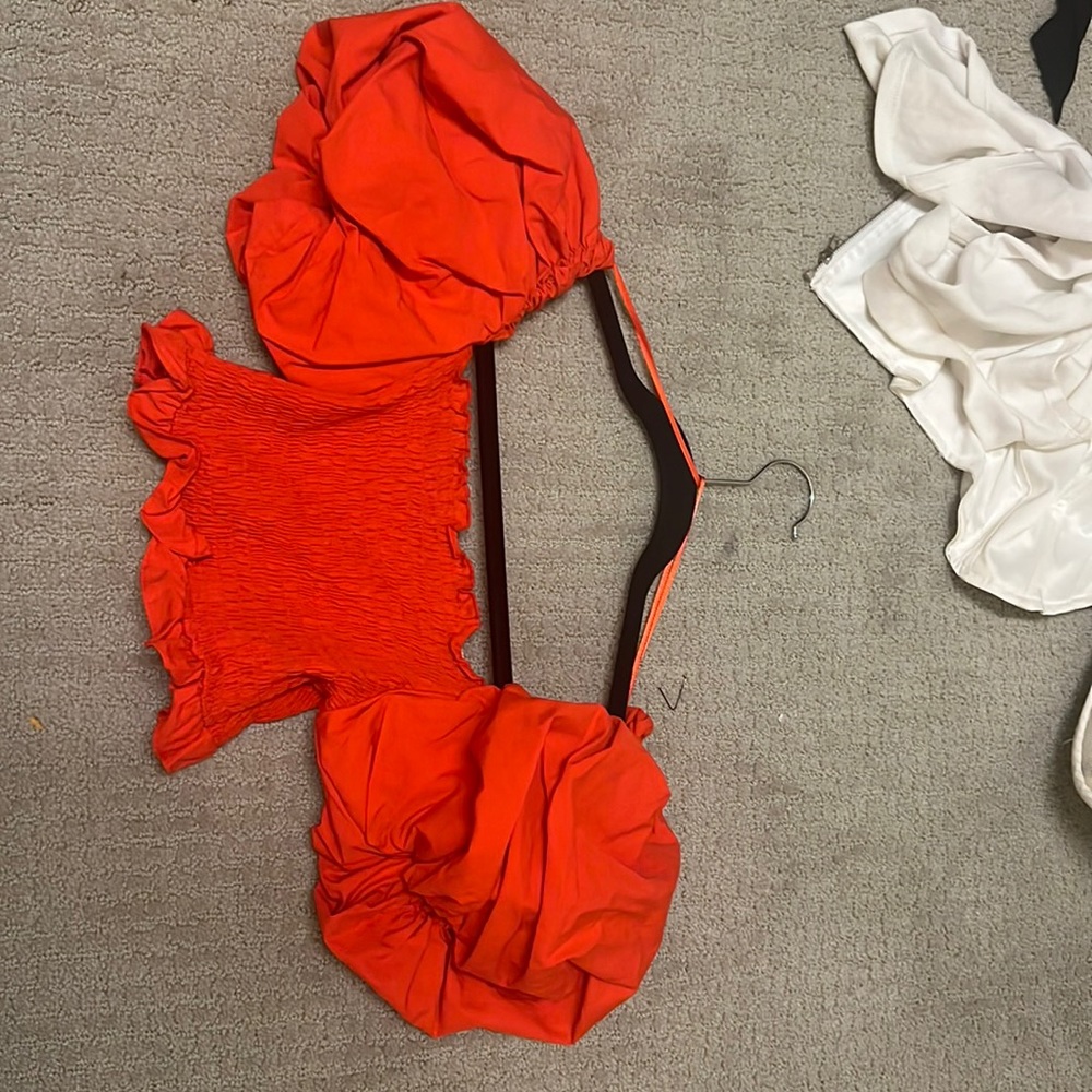 Zara red puffy sleeve top